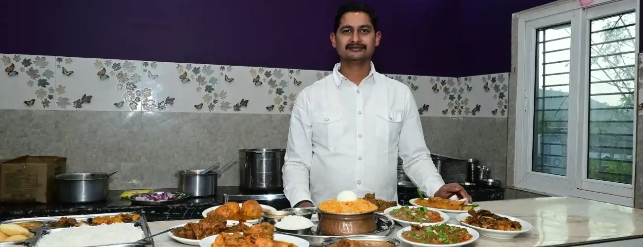 why-tourists-love-dining-restaurants-deomali