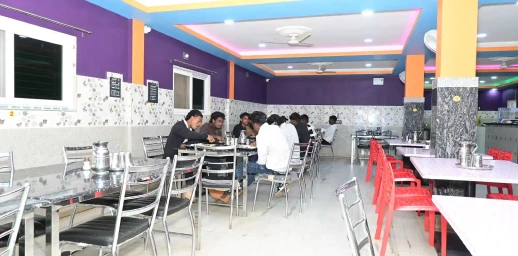 why-tourists-love-dining-restaurants-deomali
