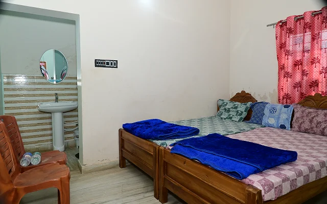 Comfortable Rooms with Modern Amenities